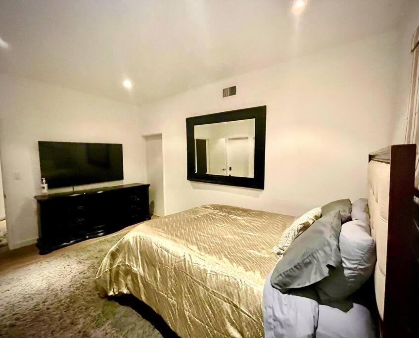 Pousada Hollywood Hills Modern Sanctuary-jaw Dropping View *