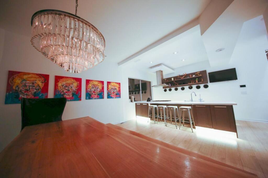 Hollywood Hills Modern Sanctuary-jaw Dropping View