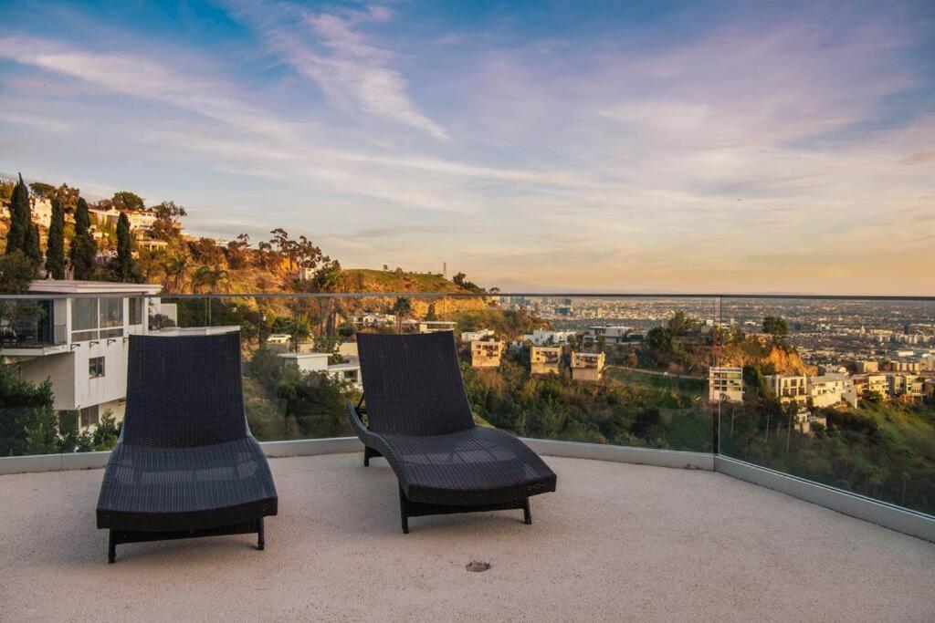 Hollywood Hills Modern Sanctuary-jaw Dropping View